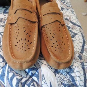 NWOB /Camel color moccasins